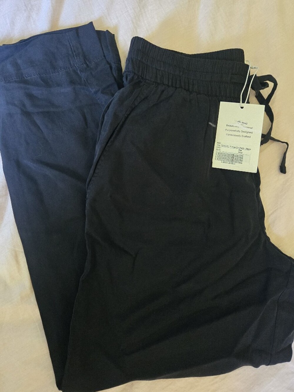 Everlane Men's Black Elastic-Waist Joggers
